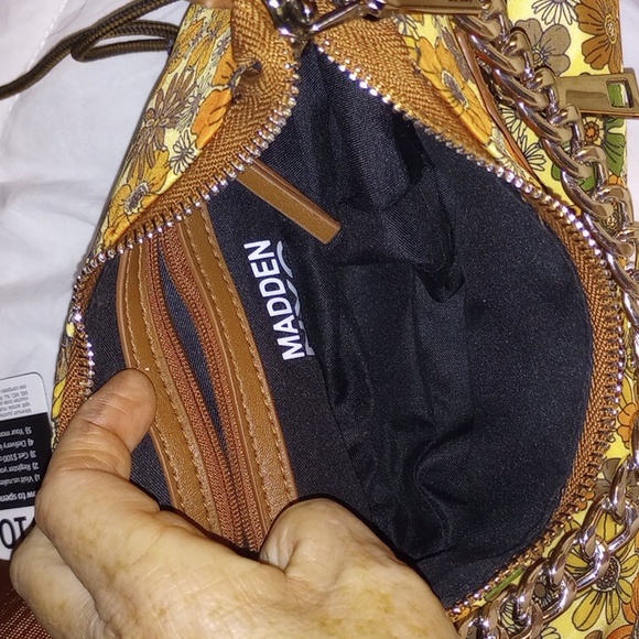 Madden NYC Hobo Bag, NWOT - Picture 3 of 4